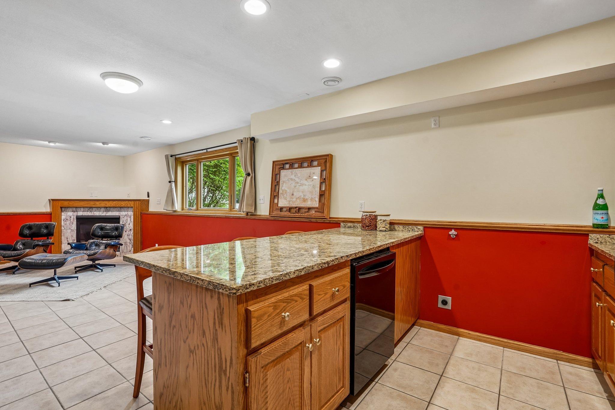 42-web-or-mls-Laurene Ave-S1905-042.jpg
