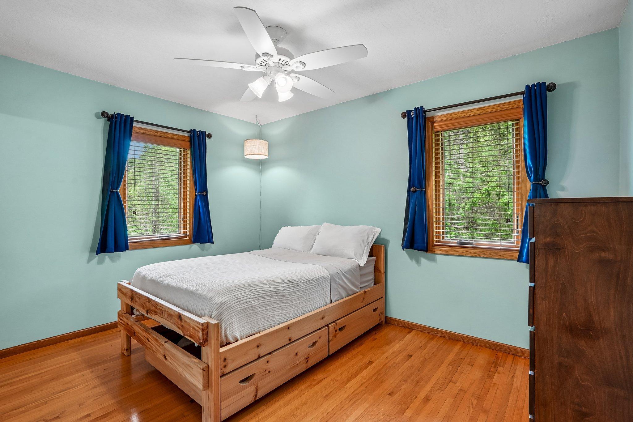 29-web-or-mls-Laurene Ave-S1905-029.jpg