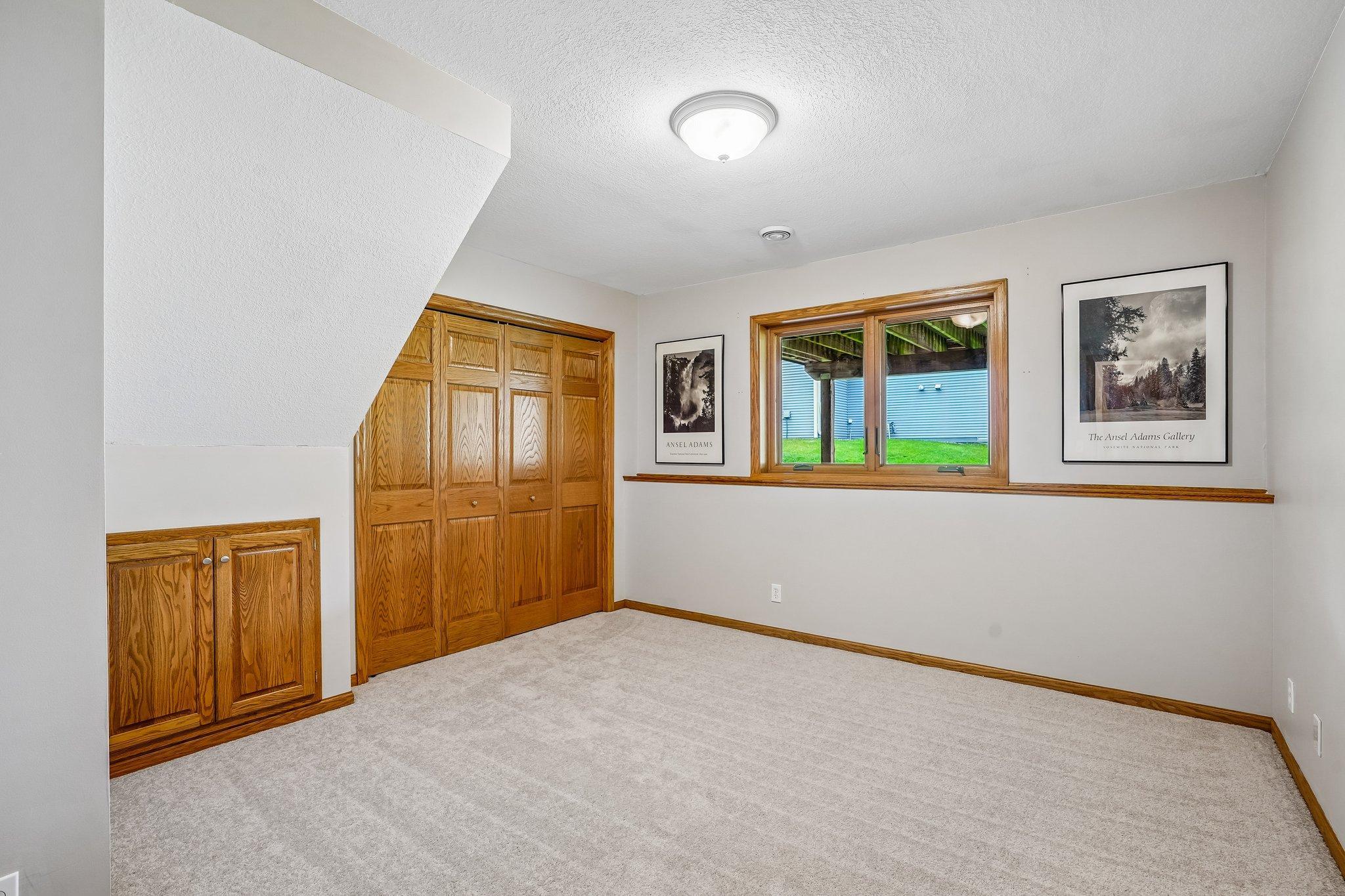 34-web-or-mls-Laurene Ave-S1905-034.jpg