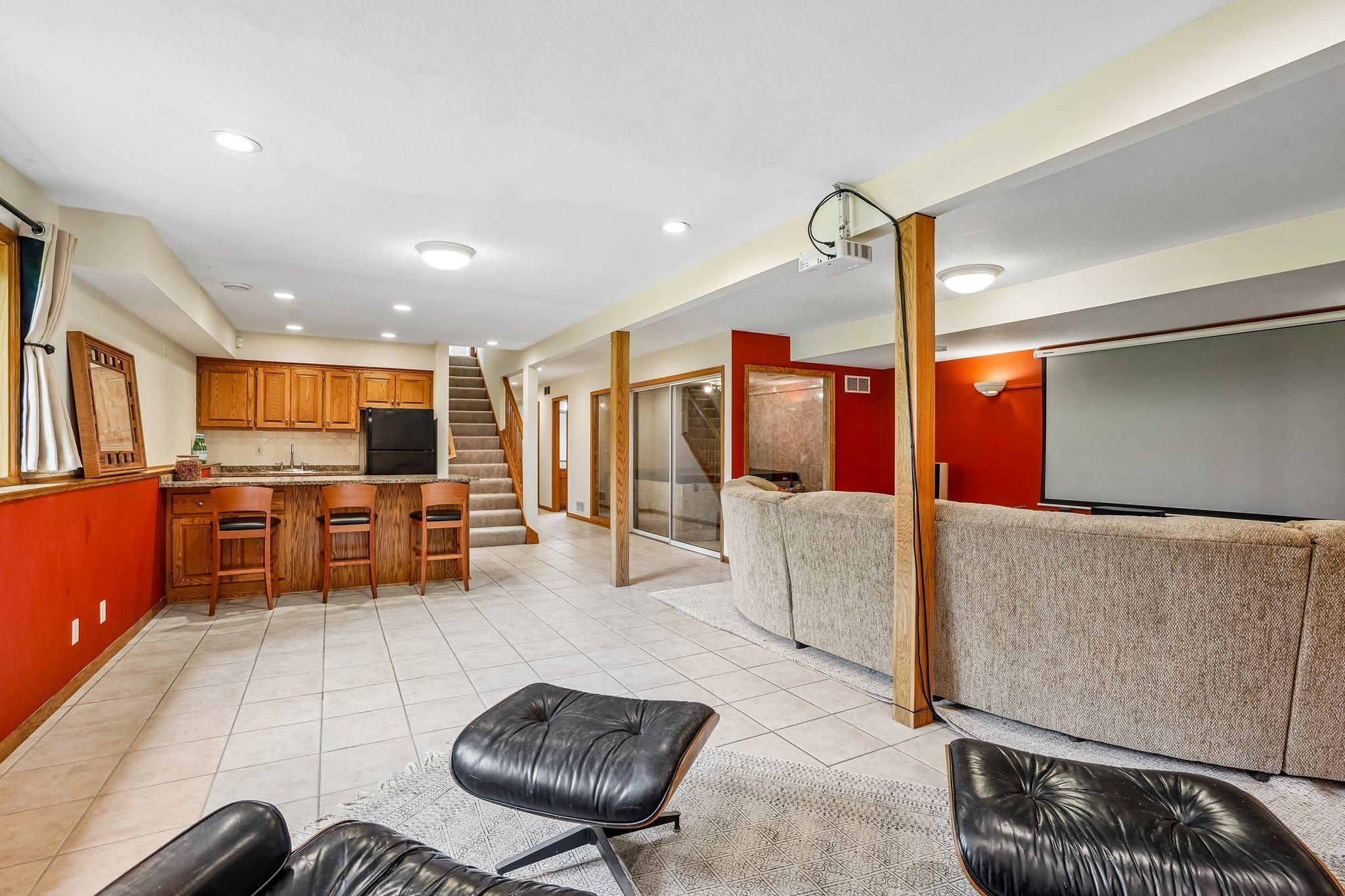 47-web-or-mls-Laurene Ave-S1905-047.jpg