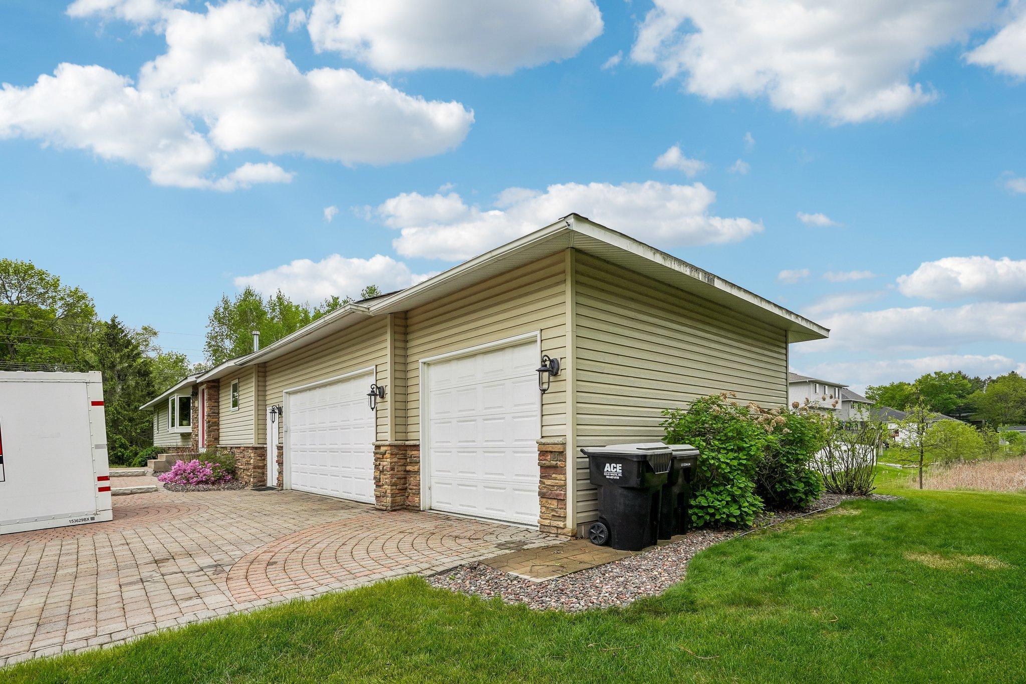 66-web-or-mls-Laurene Ave-S1905-066.jpg