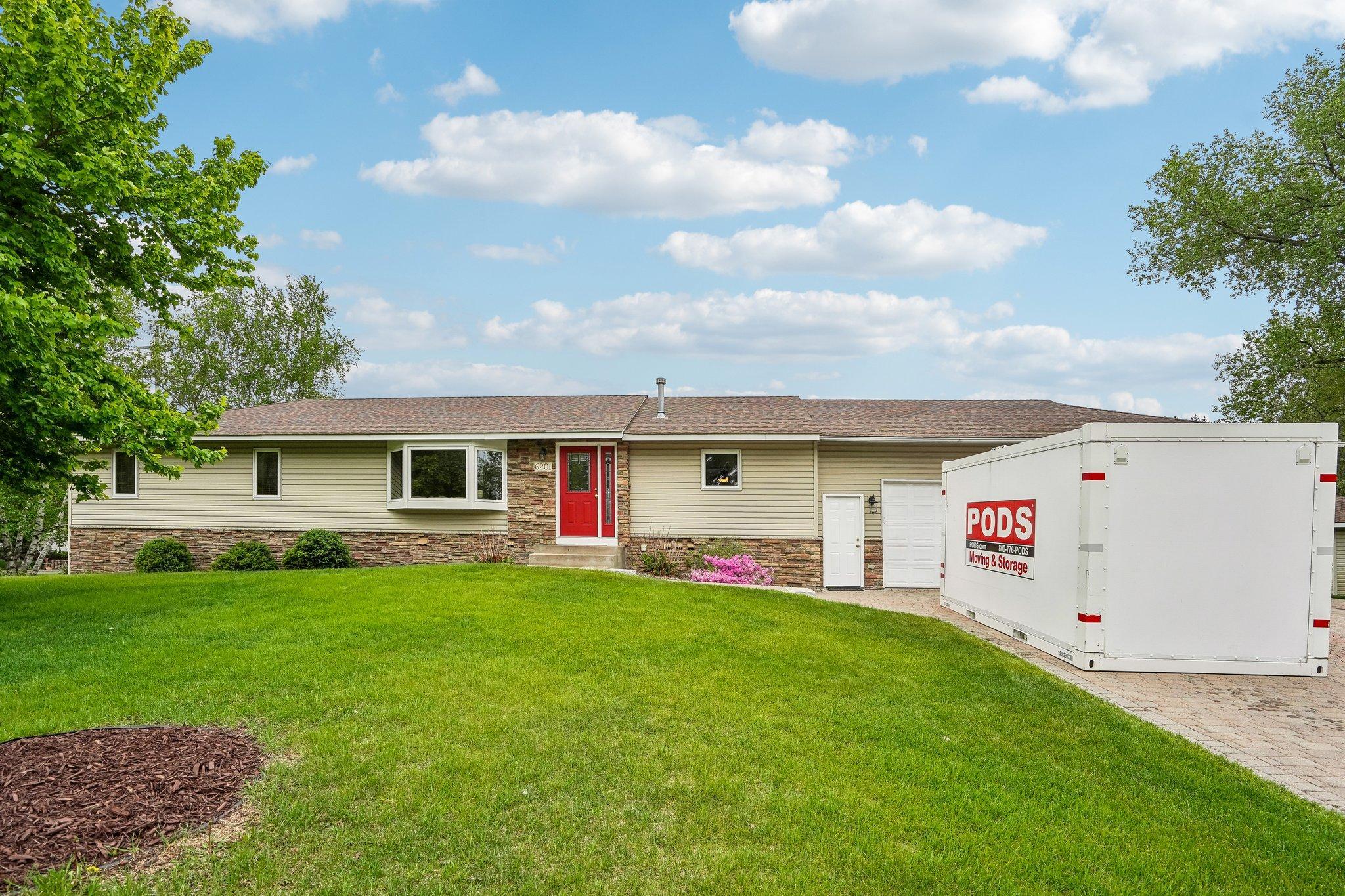 1-web-or-mls-Laurene Ave-S1905-001.jpg