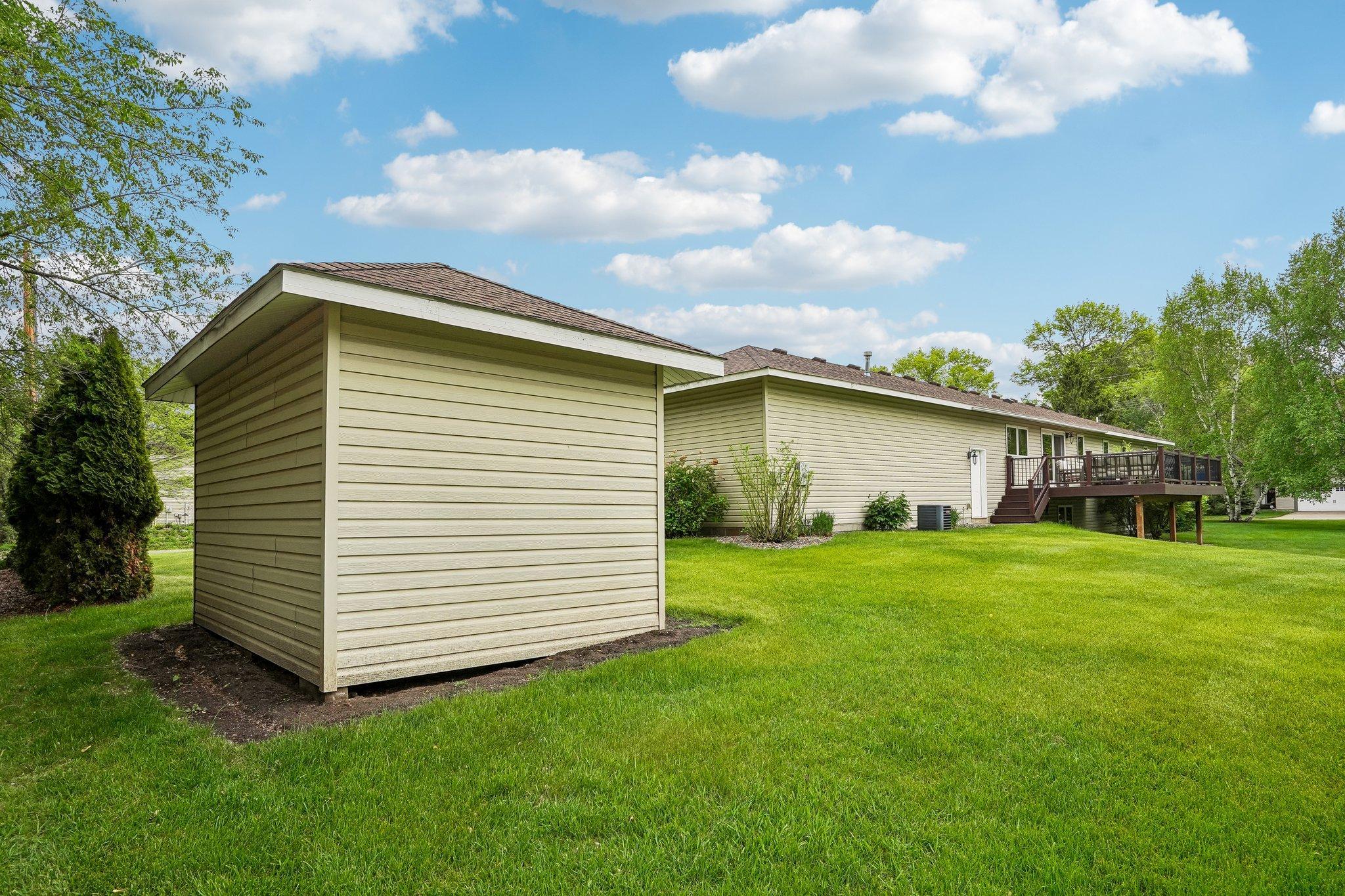65-web-or-mls-Laurene Ave-S1905-065.jpg