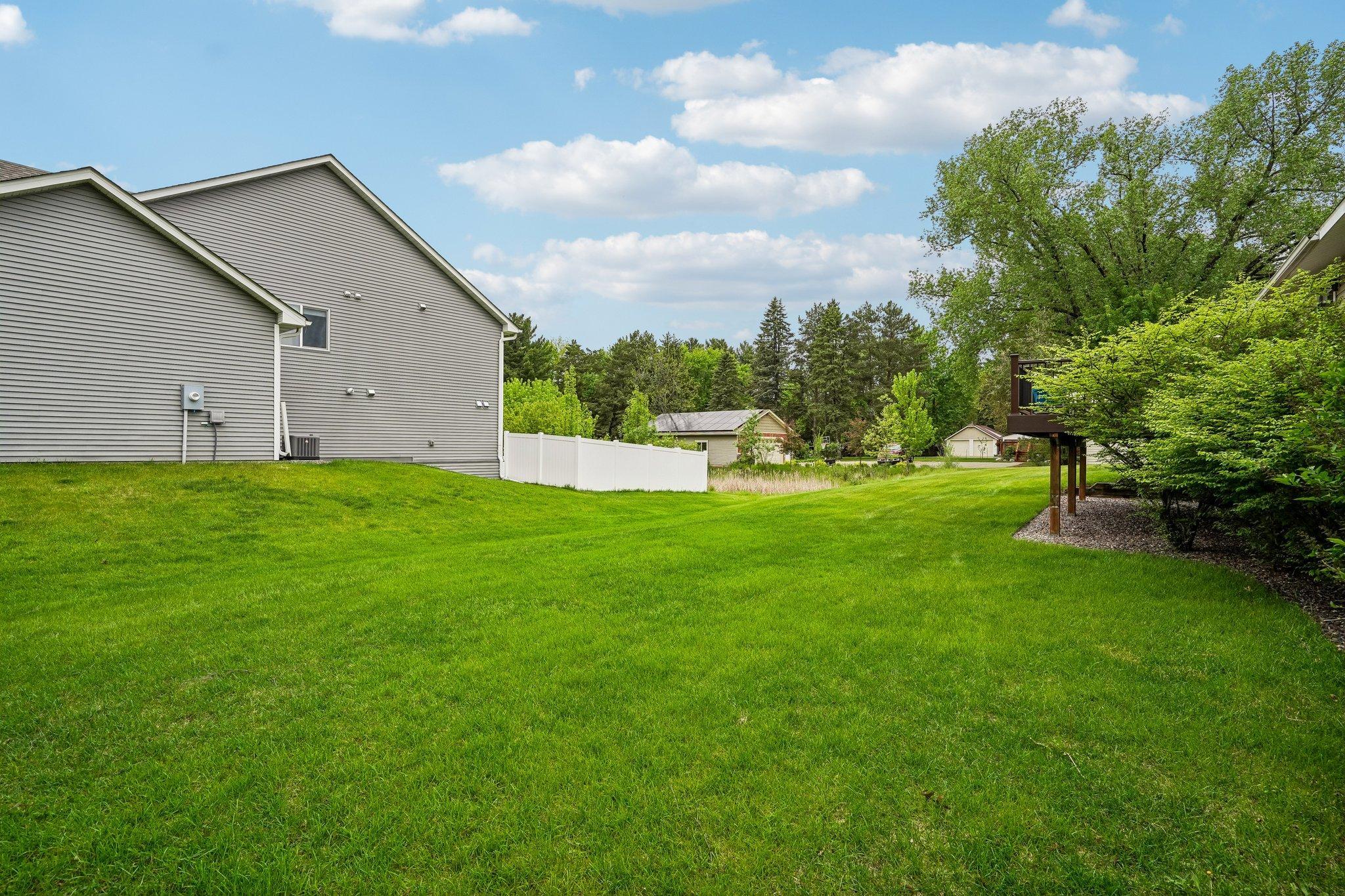 61-web-or-mls-Laurene Ave-S1905-061.jpg
