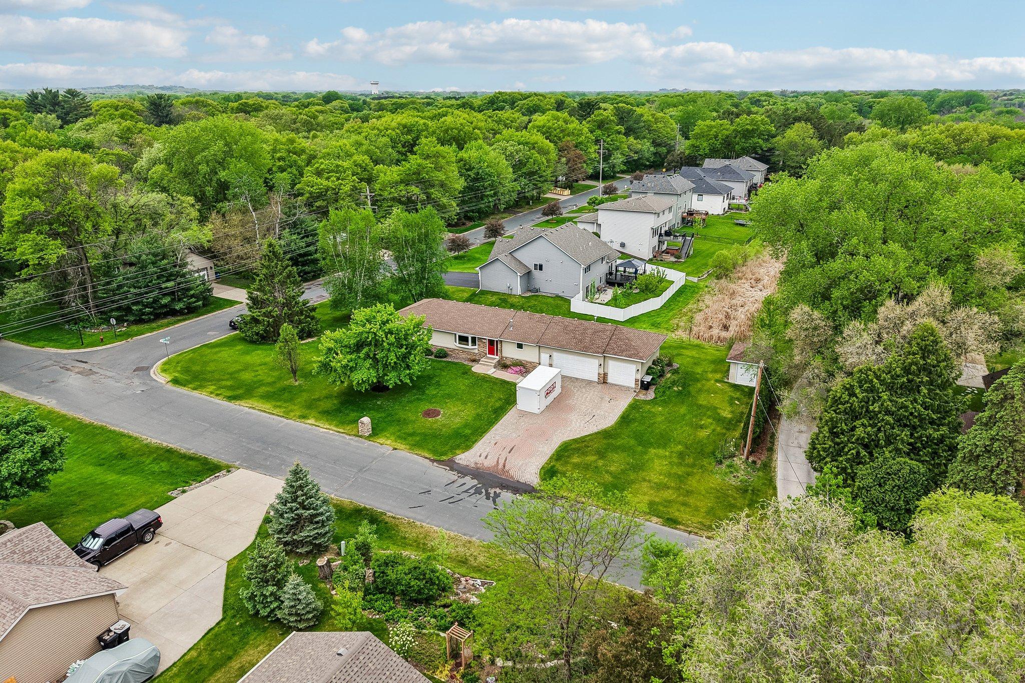 70-web-or-mls-Laurene Ave-S1905-070.jpg