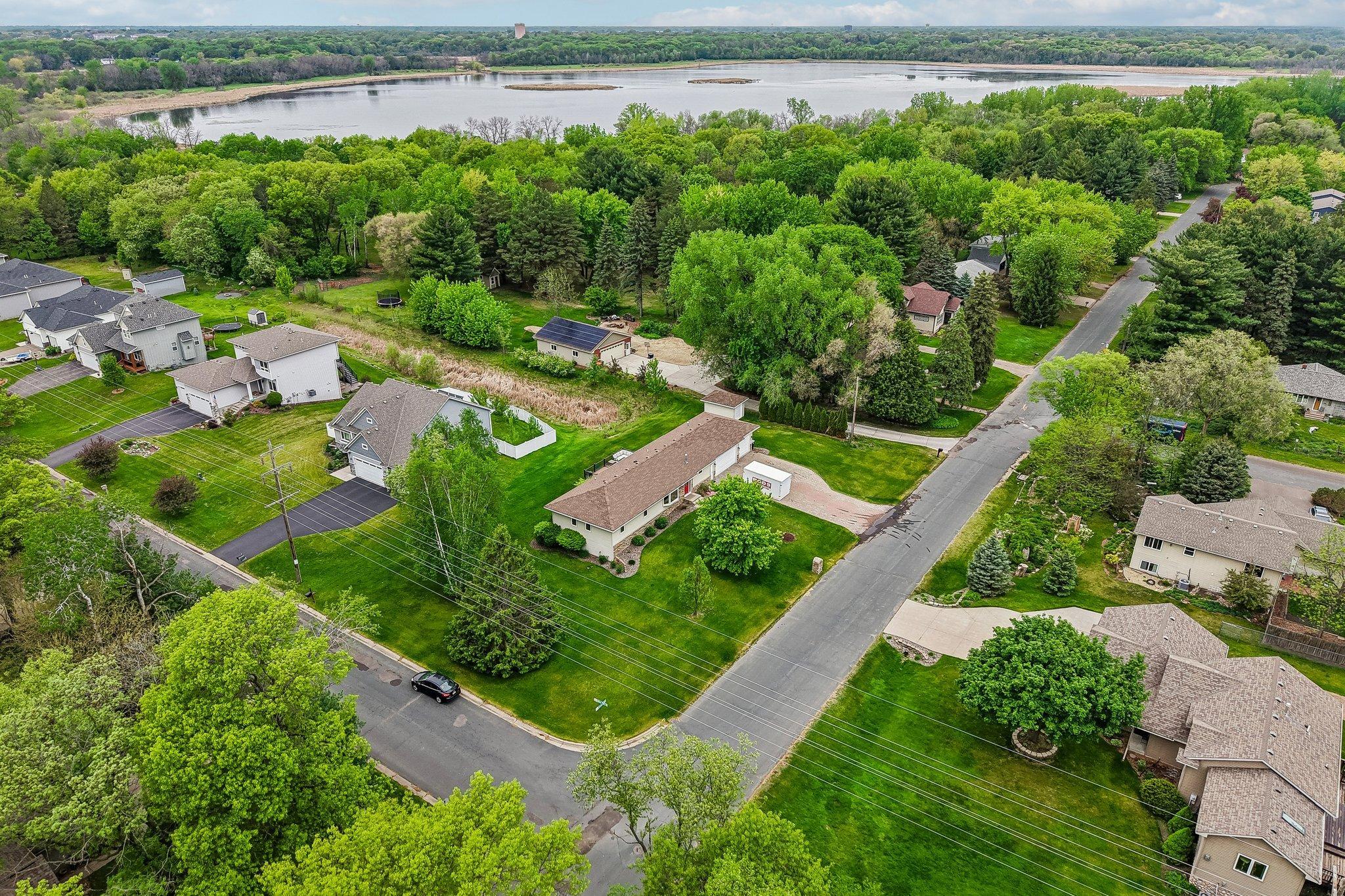 75-web-or-mls-Laurene Ave-S1905-075.jpg