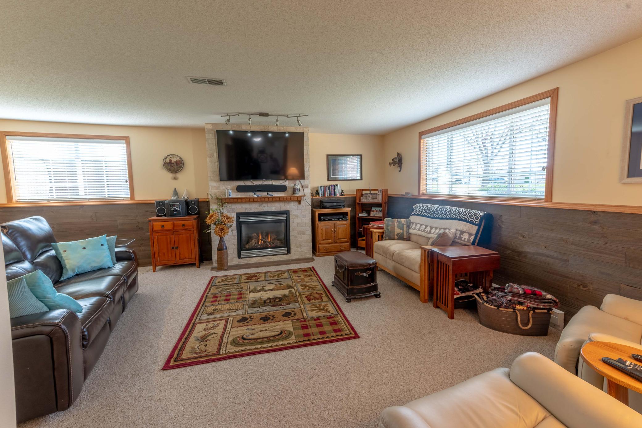 31 Comfortable Family Room.jpg