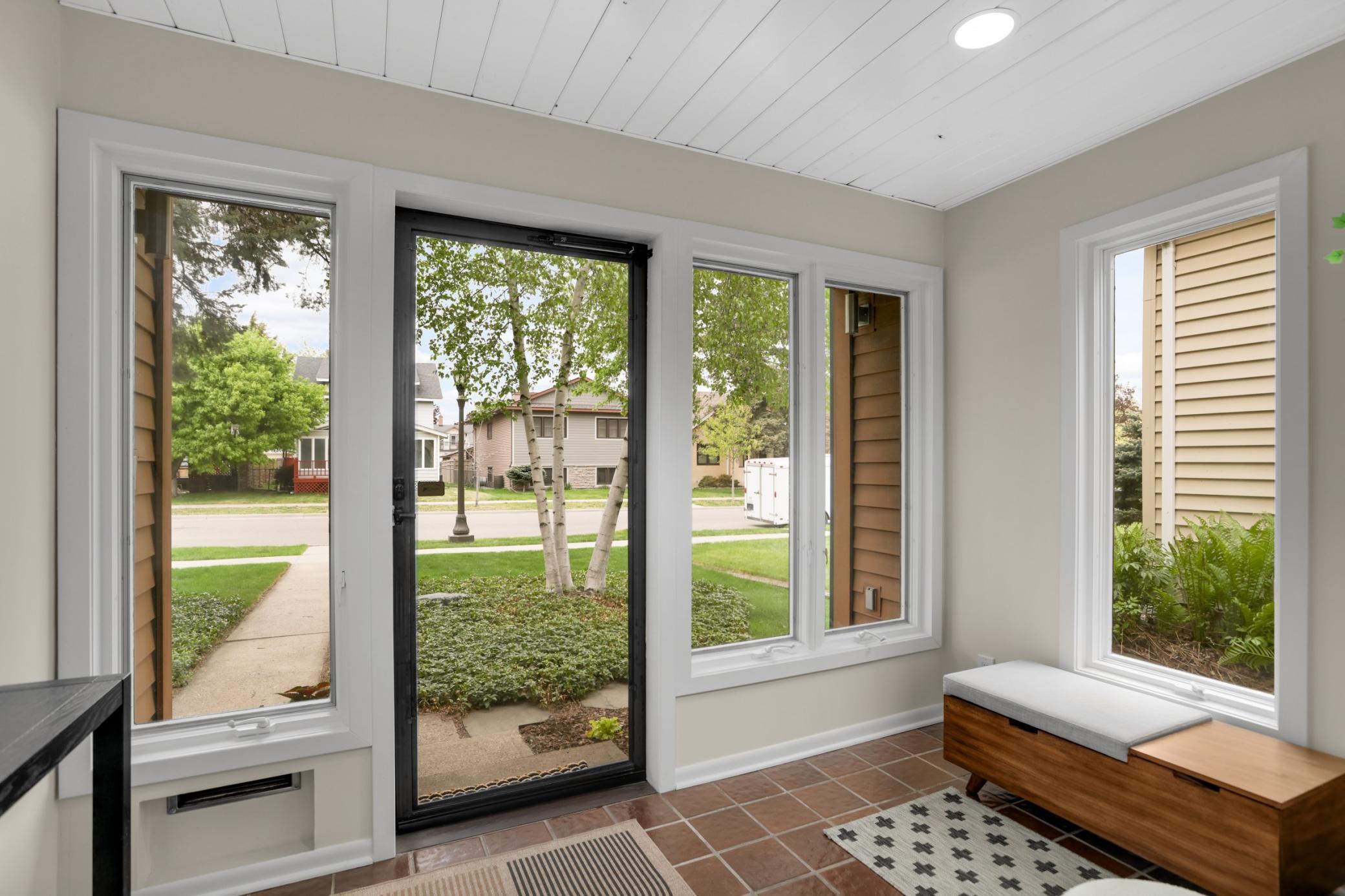 Enclosed foyer