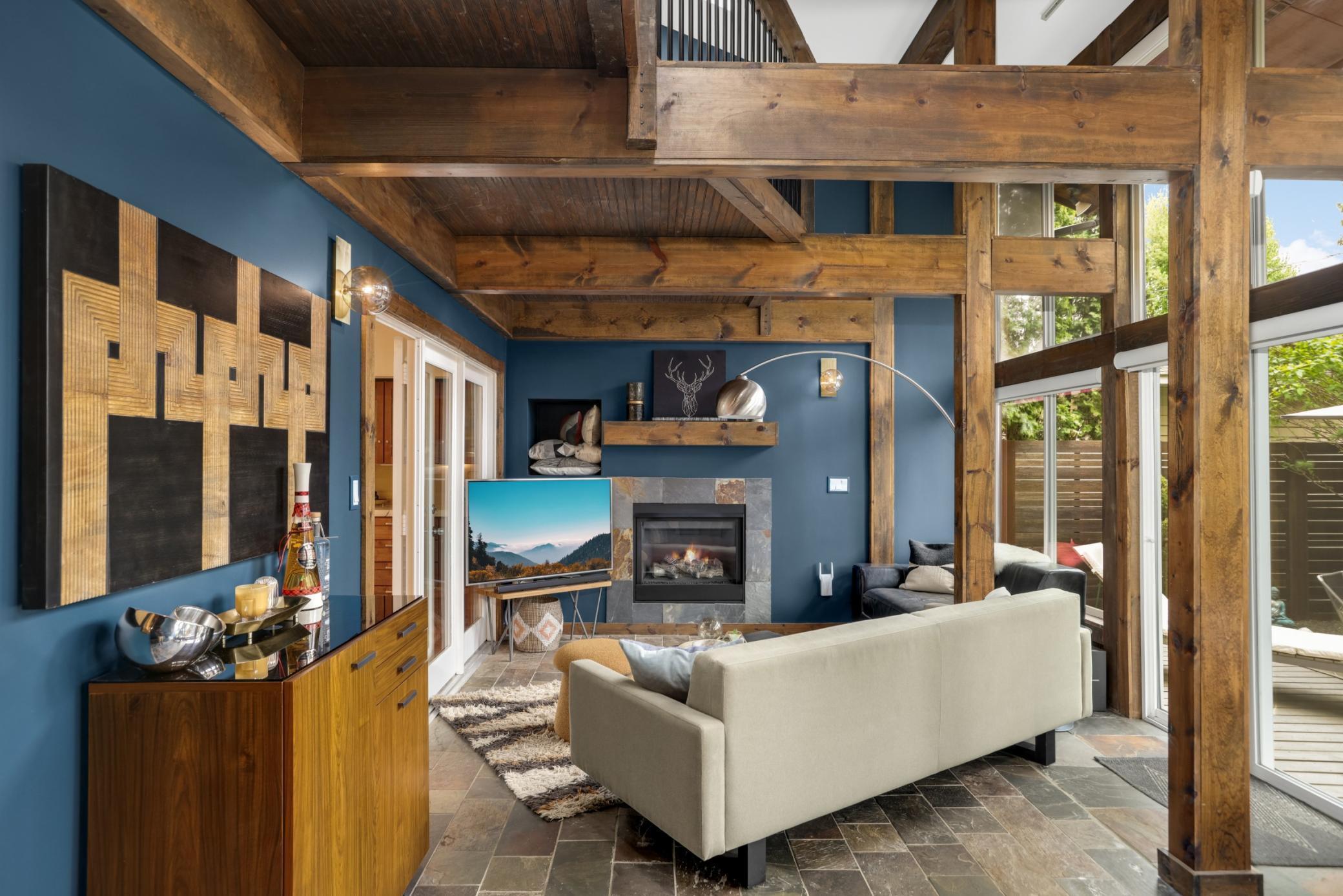 Gas fireplace with heater