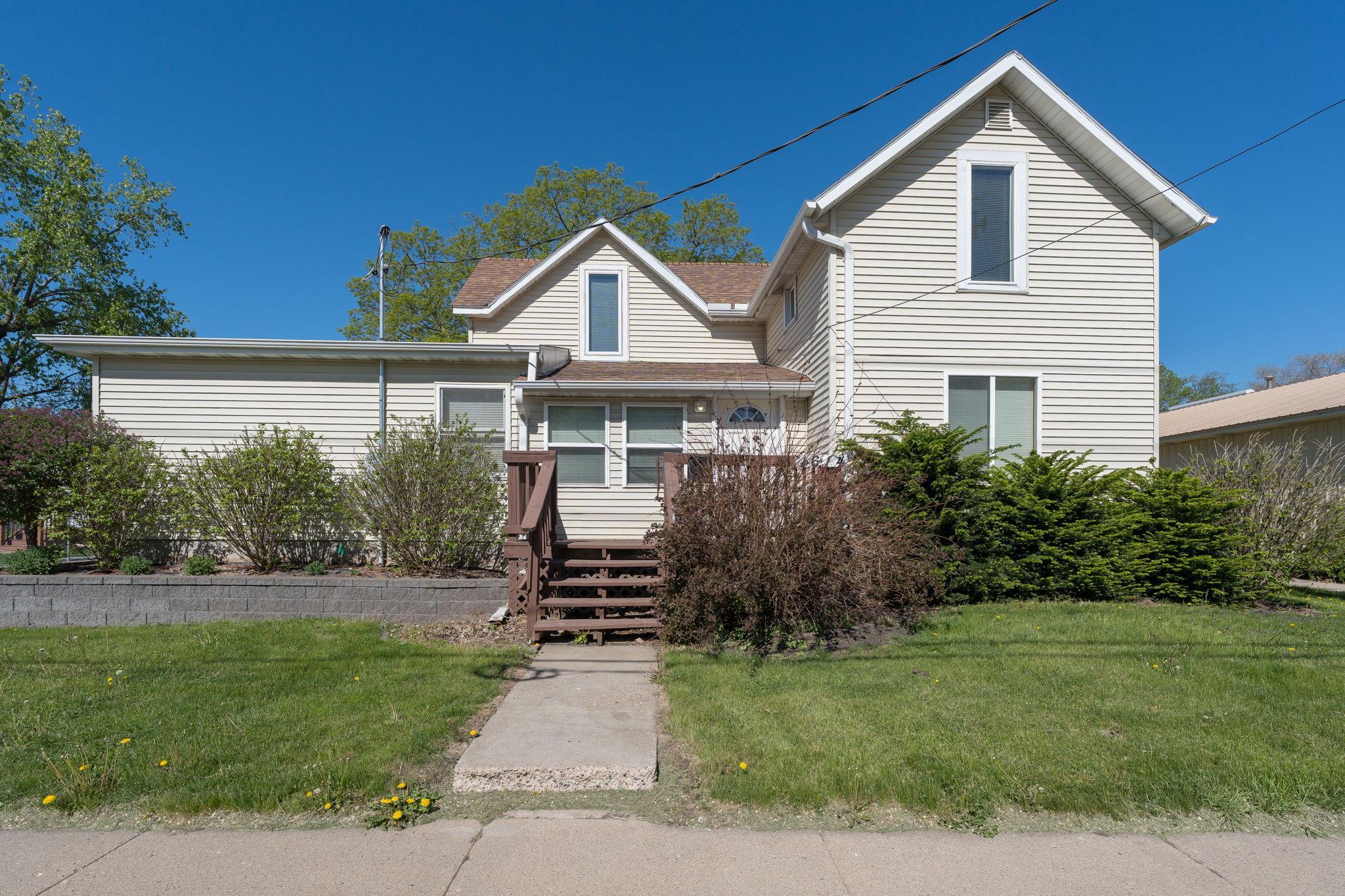 2 47-web-or-mls-1618-3rd-ave copy.jpg