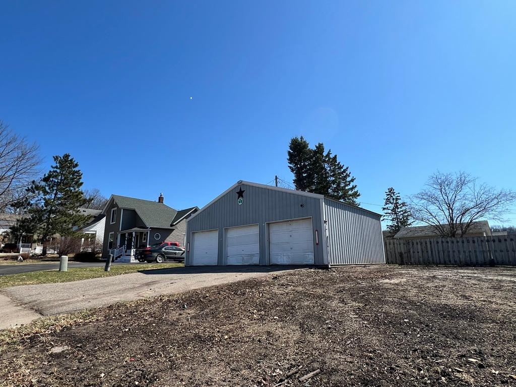 Pole barn facing east.jpg