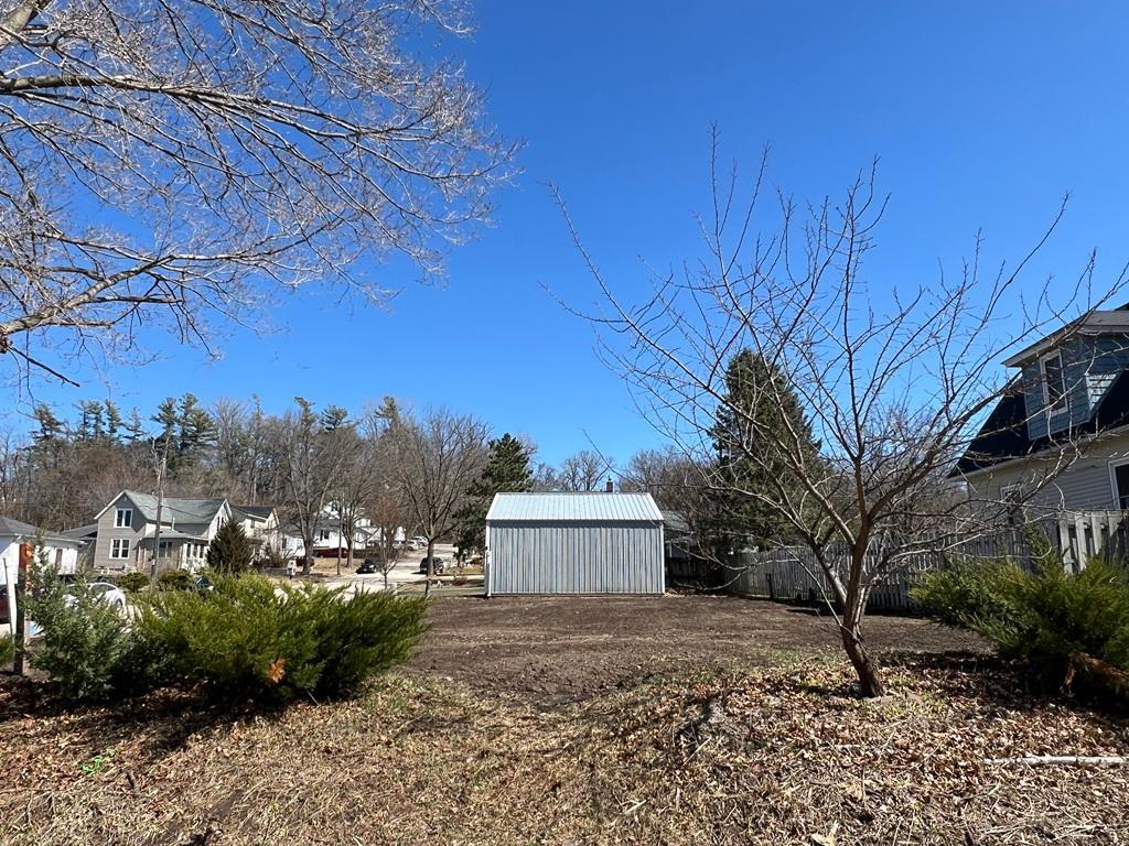 Lot entrance facing east.jpg
