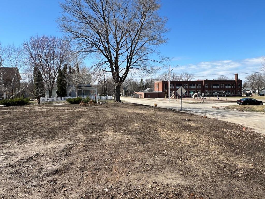 Facing west jefferson school.jpg