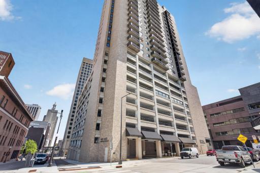 66 9th Street E, 2102, Saint Paul, MN 55101