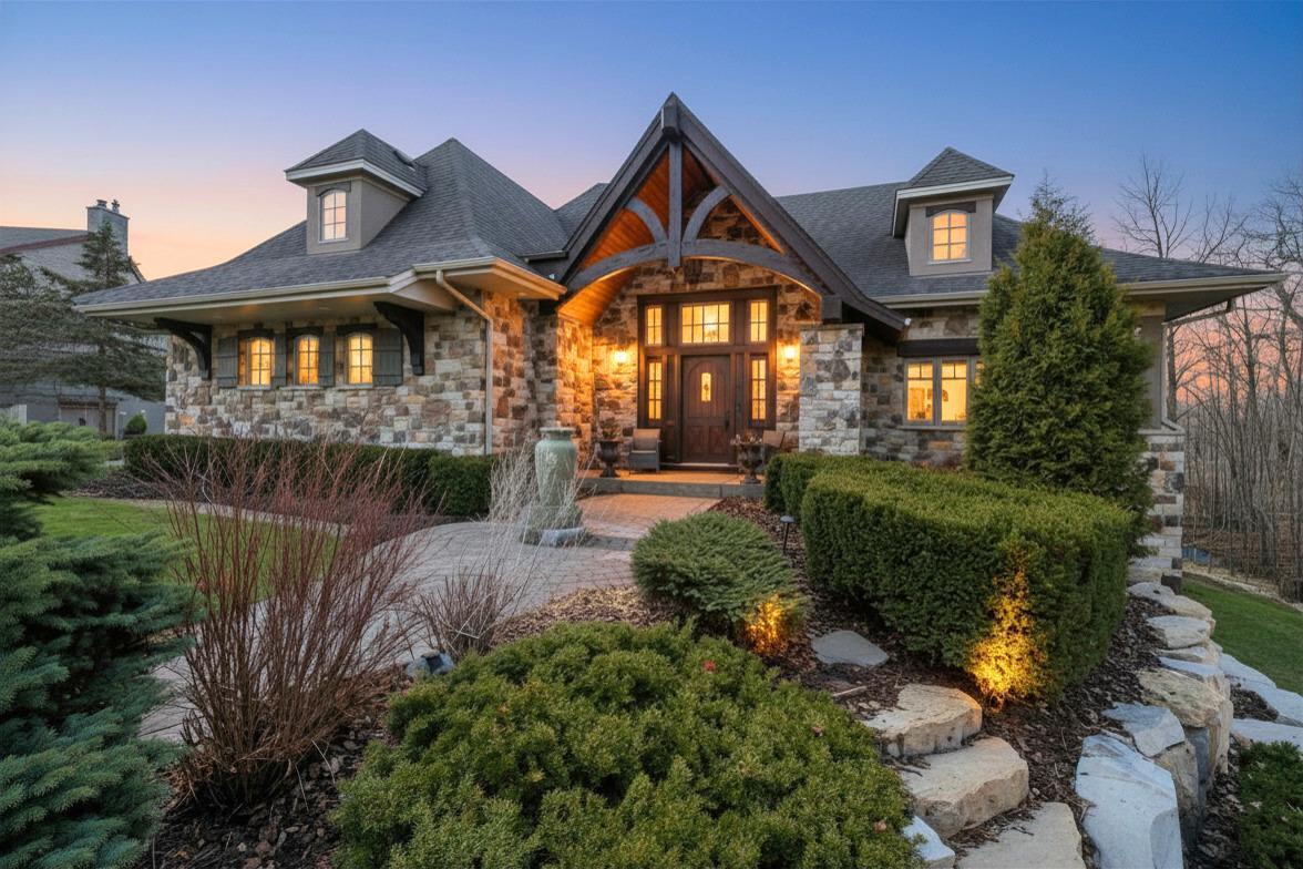Welcome to 3601 Lerive Way!