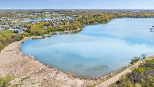Lake Bavaria is a fully recreational lake with approximately two miles of shoreline. Ideal for skiing, swimming, boating, fishing and paddleboarding!