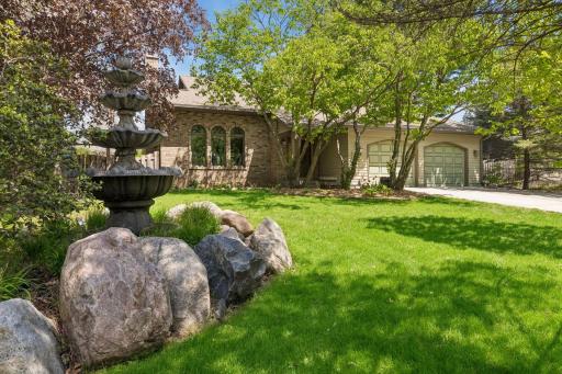 717 Marie Avenue W, Mendota Heights, MN 55118