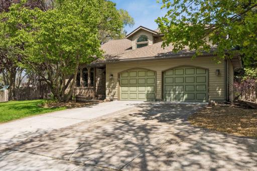 717 Marie Avenue W, Mendota Heights, MN 55118