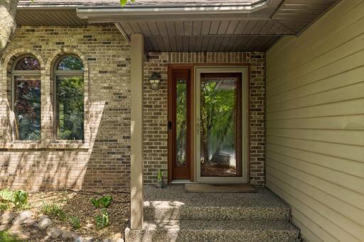 717 Marie Avenue W, Mendota Heights, MN 55118