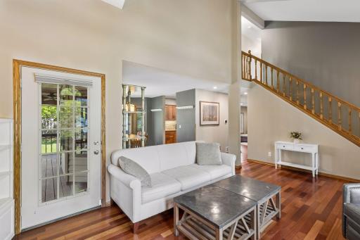717 Marie Avenue W, Mendota Heights, MN 55118
