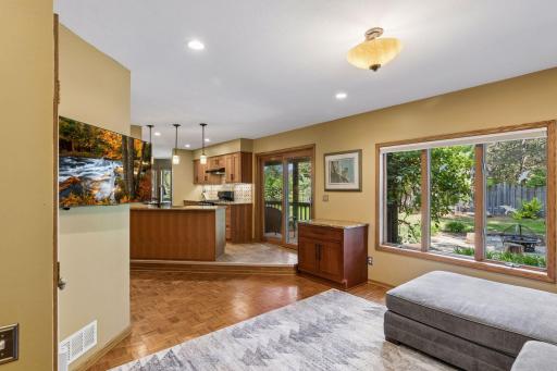 717 Marie Avenue W, Mendota Heights, MN 55118