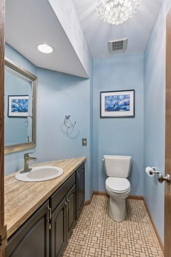 717 Marie Avenue W, Mendota Heights, MN 55118
