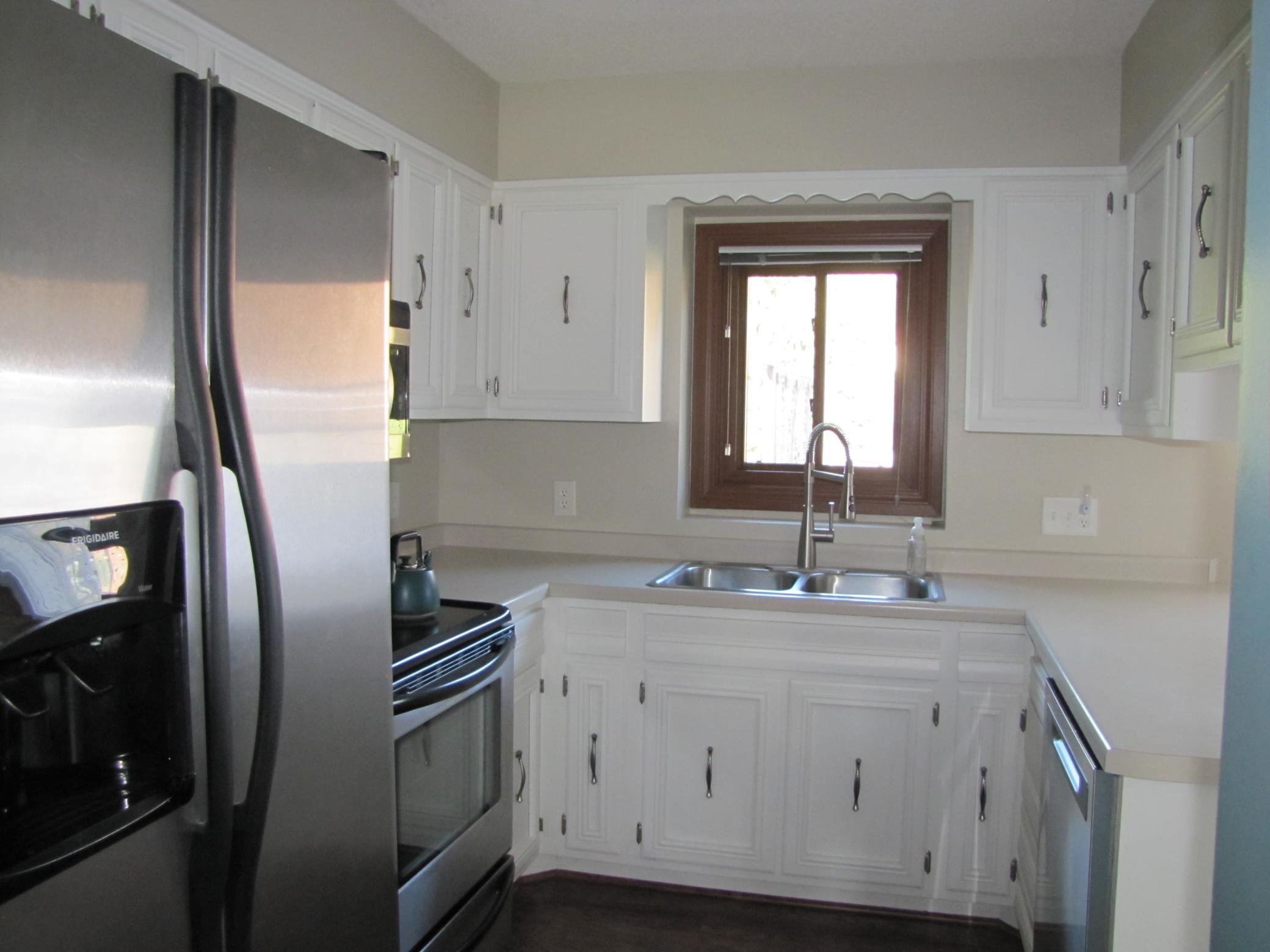 Kitchen 6.JPG