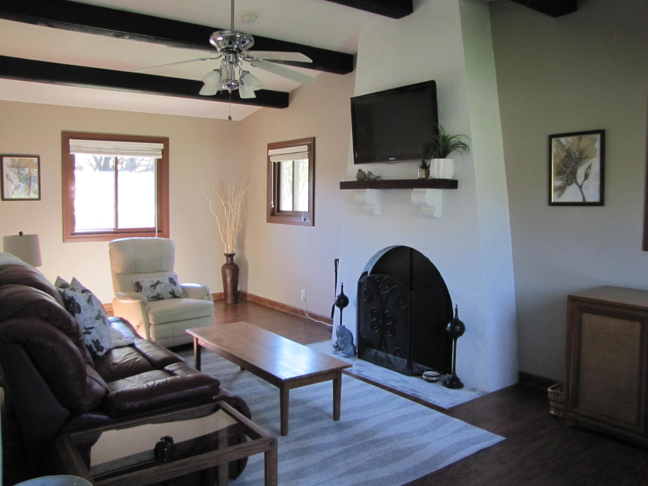 Living Rm.JPG