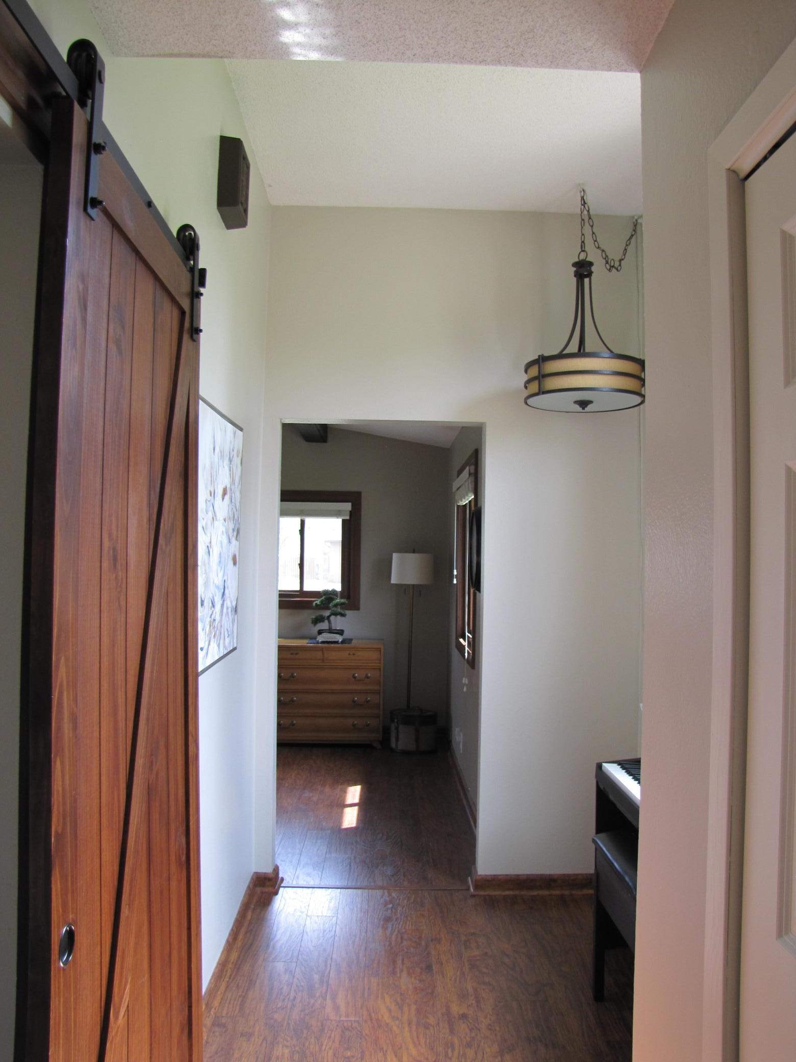 Foyer 2.JPG