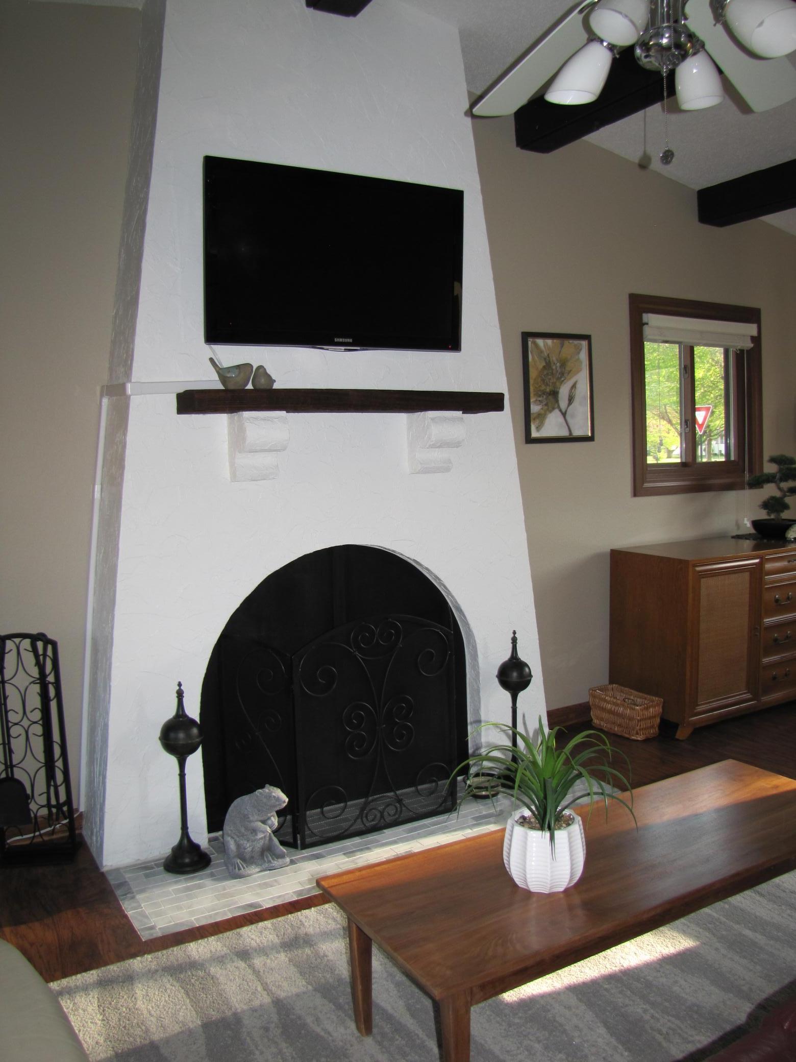 Living Rm 4.JPG