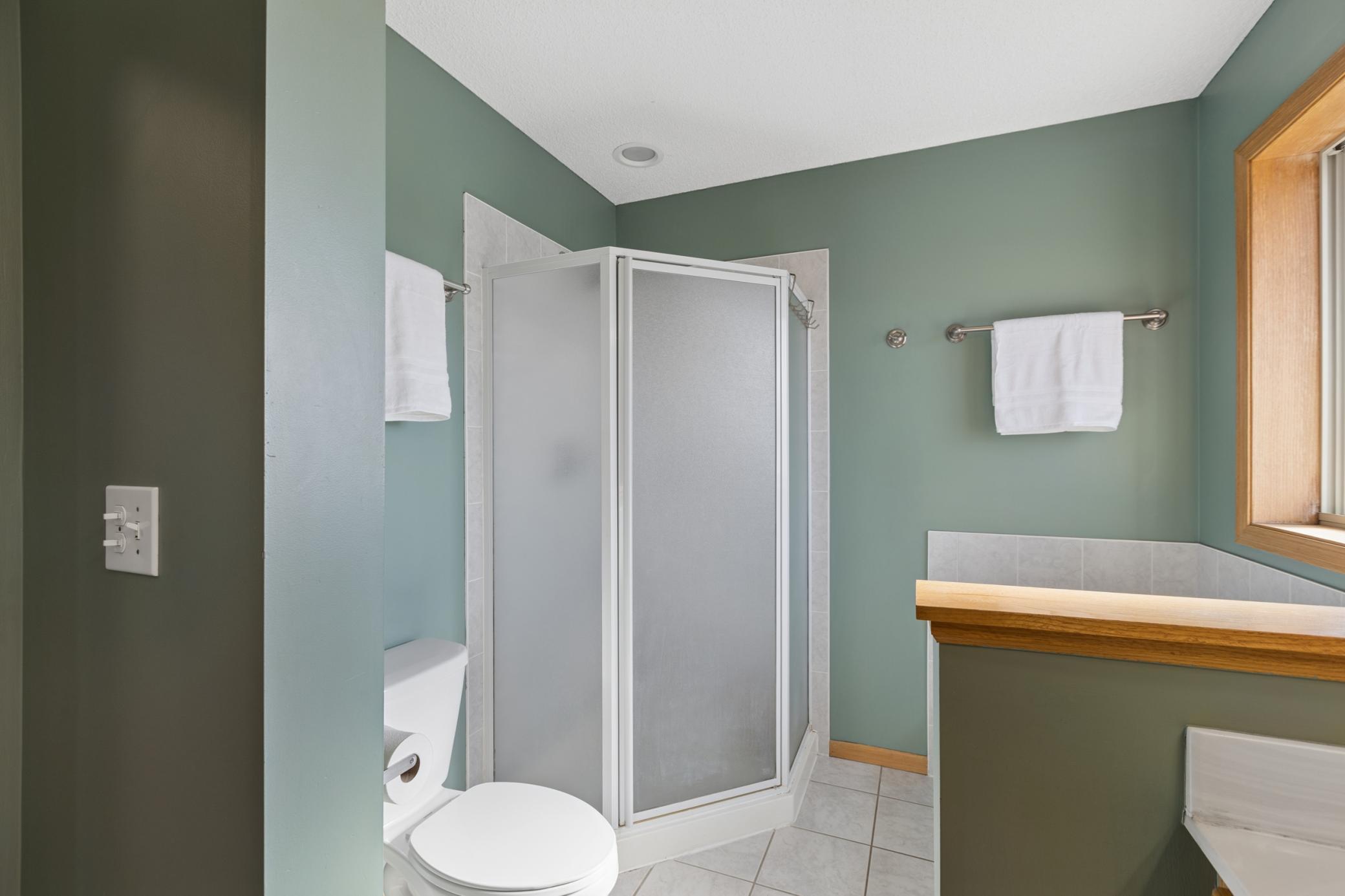 upper bath shower