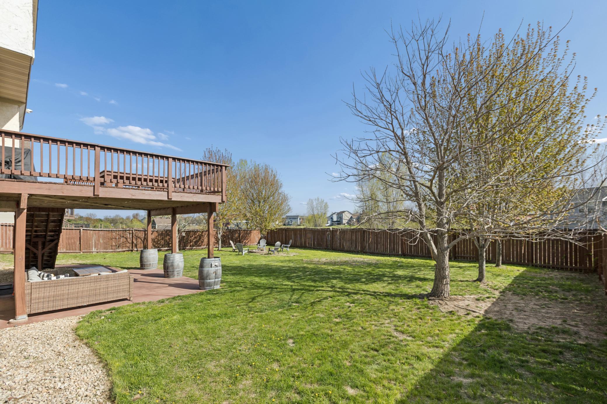 This will be your FAVORITE spot! Let the pets and kids run worry free