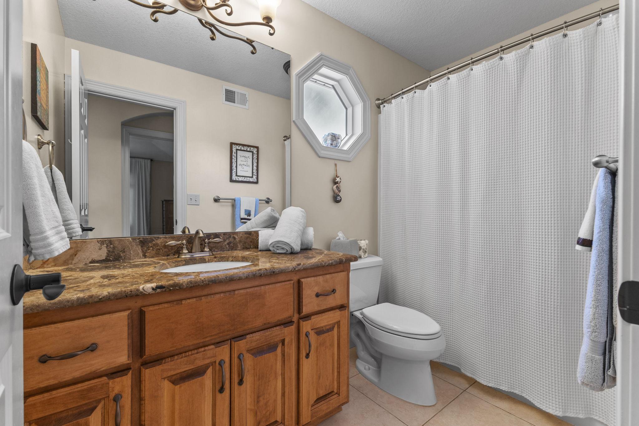 2nd Upper Level Bath