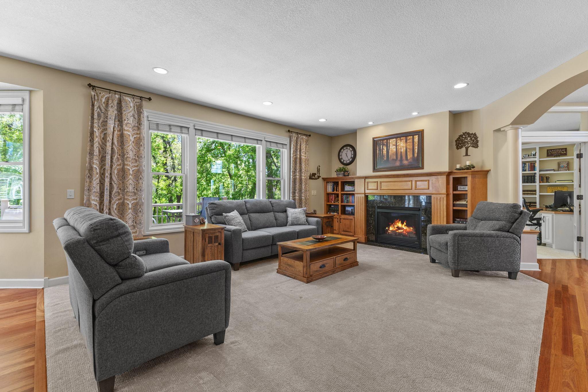 Spacious Livingroom with cozy fireplace
