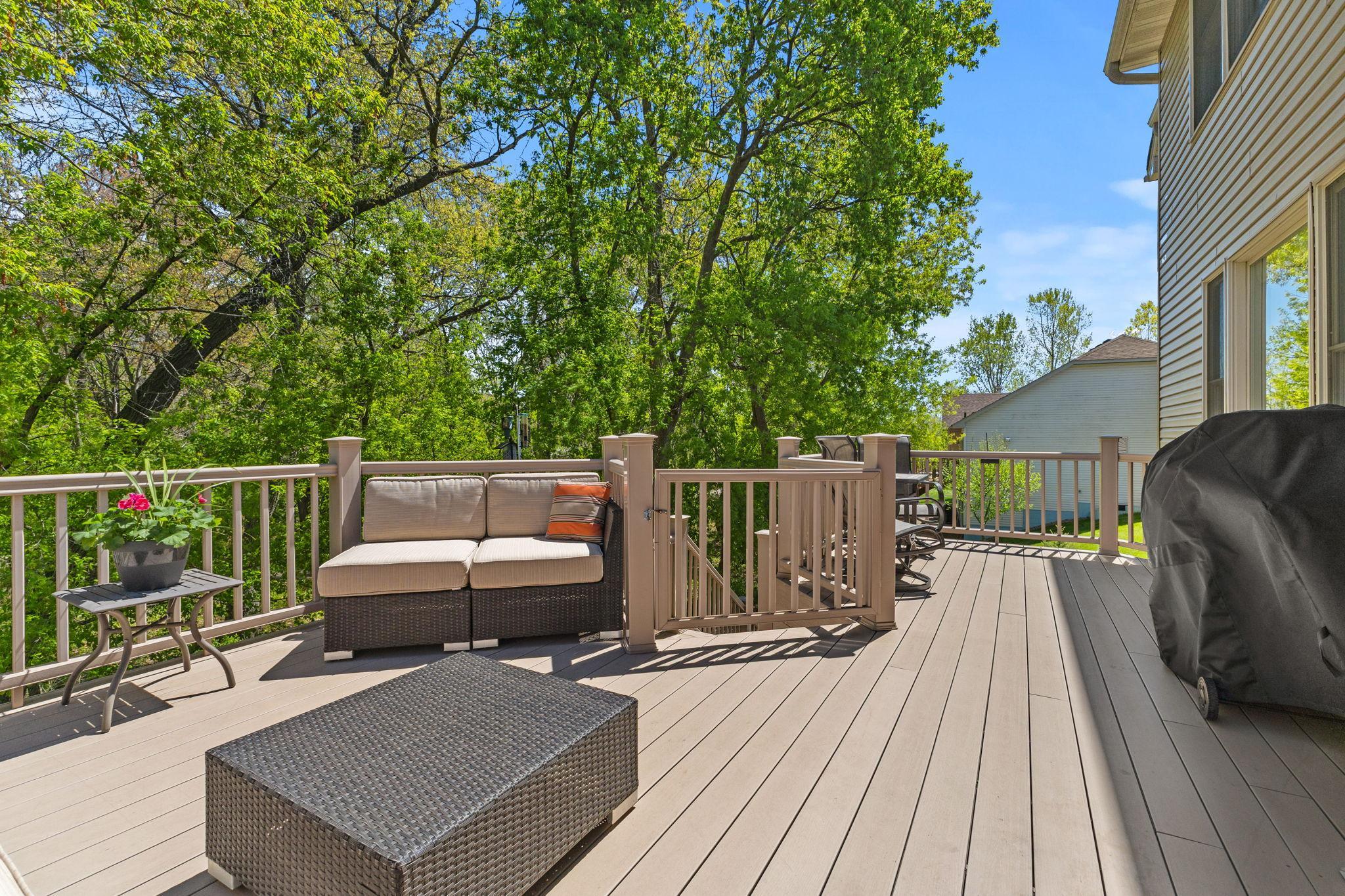 Large Deck Great for Entertaining
