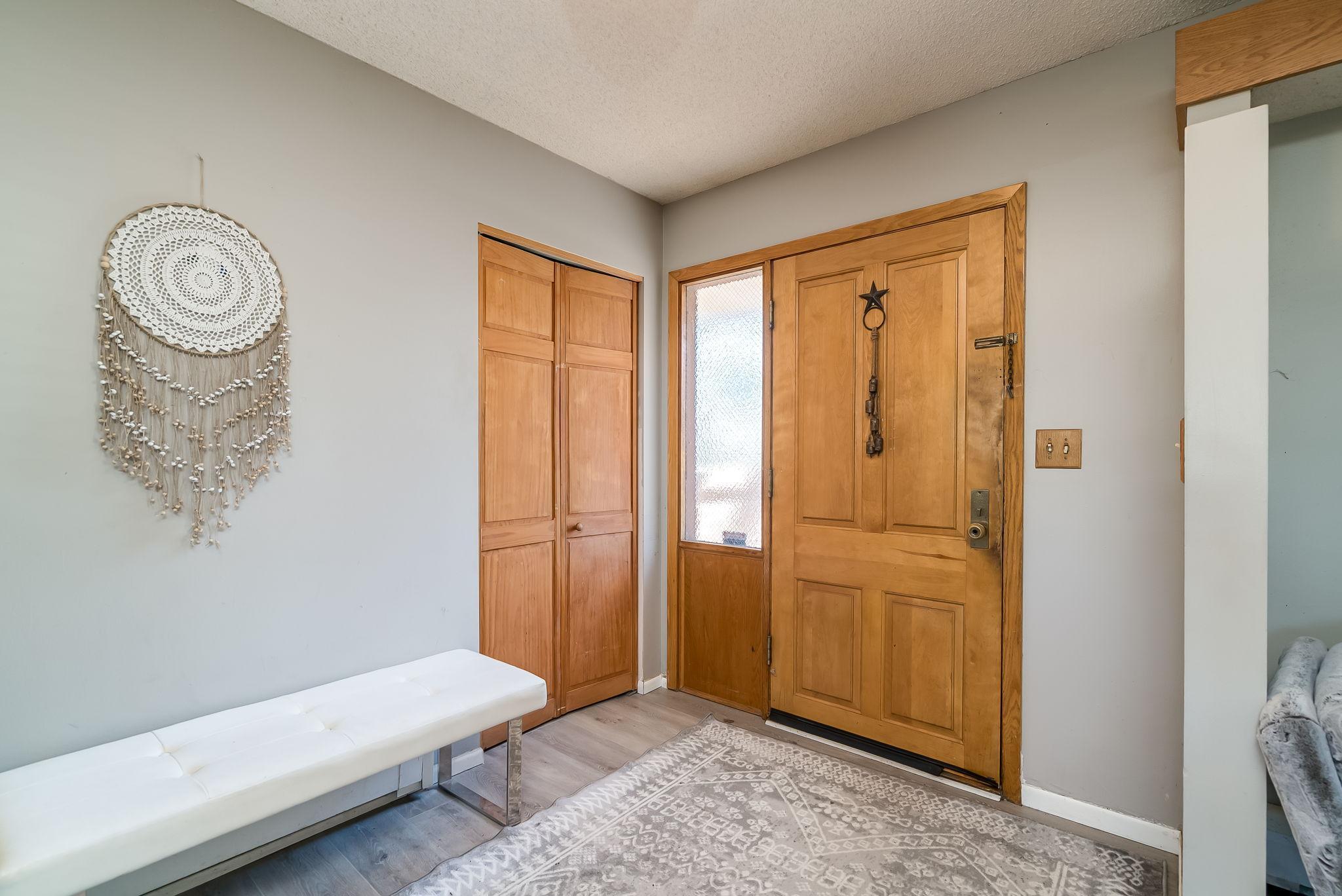 11-web-or-mls-10940 Pioneer Dr-12.jpg