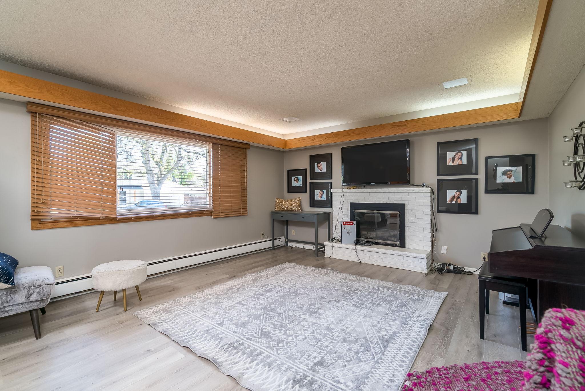 30-web-or-mls-10940 Pioneer Dr-33.jpg