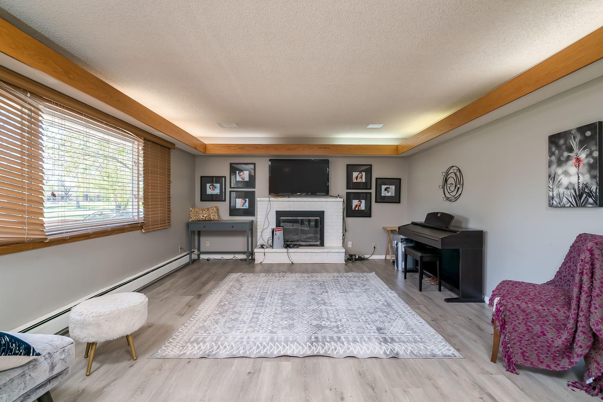 29-web-or-mls-10940 Pioneer Dr-32.jpg