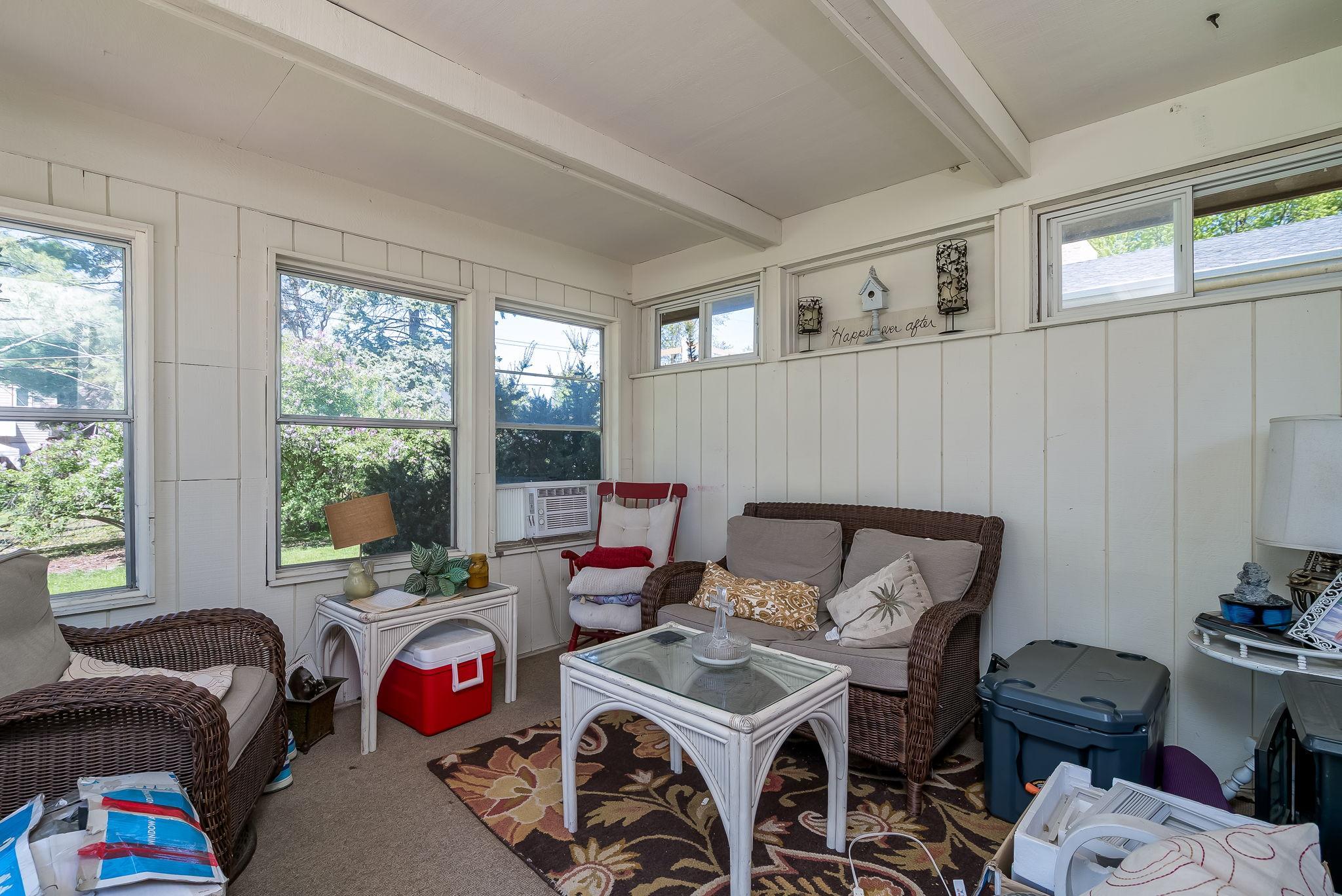 28-web-or-mls-10940 Pioneer Dr-31.jpg