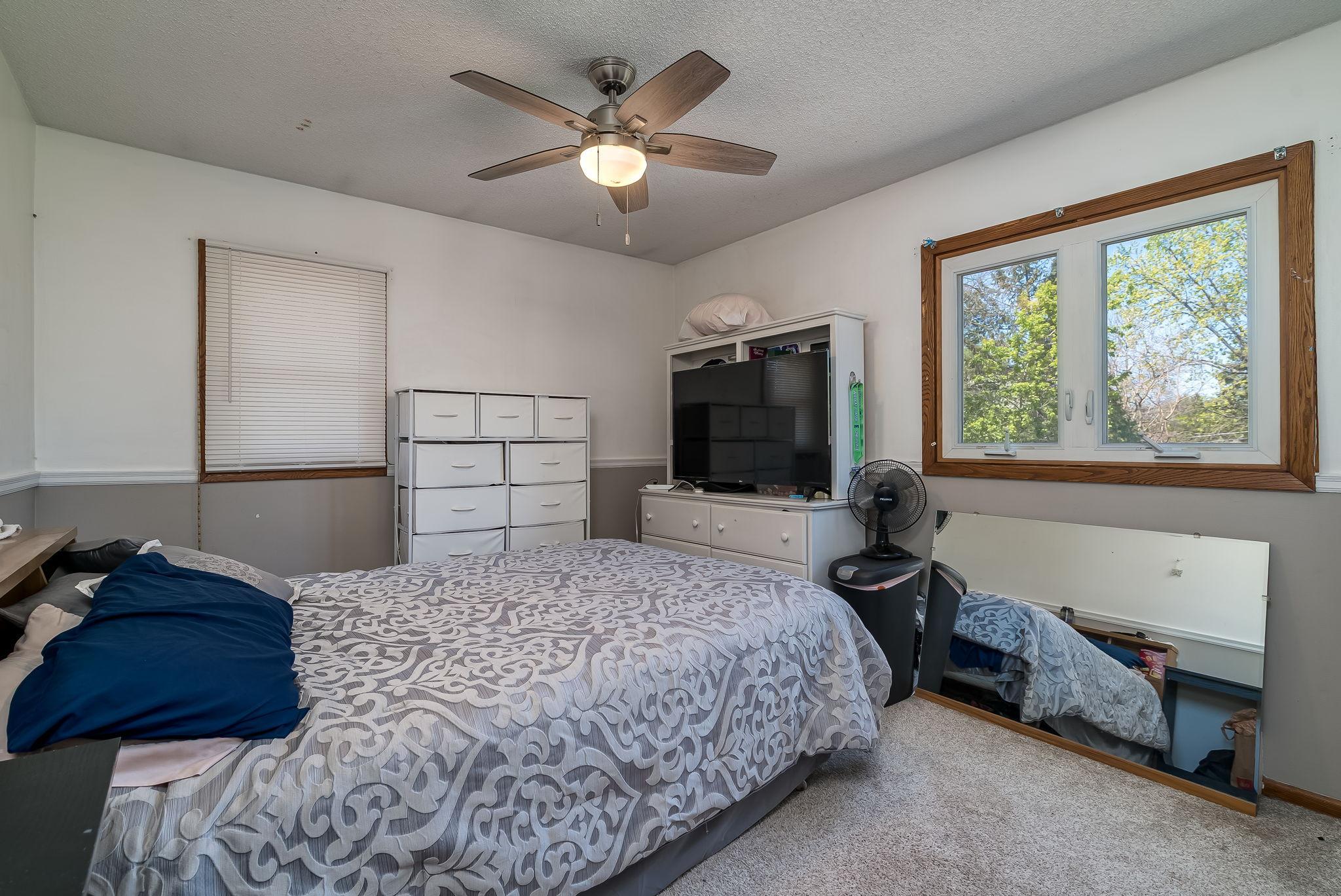 23-web-or-mls-10940 Pioneer Dr-25.jpg