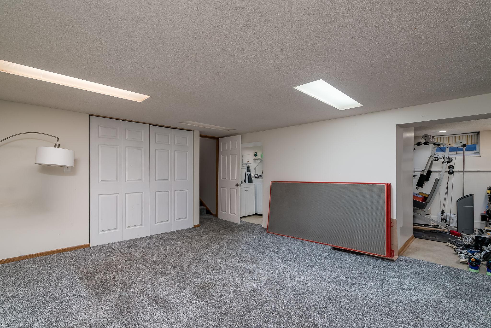 26-web-or-mls-10940 Pioneer Dr-28.jpg