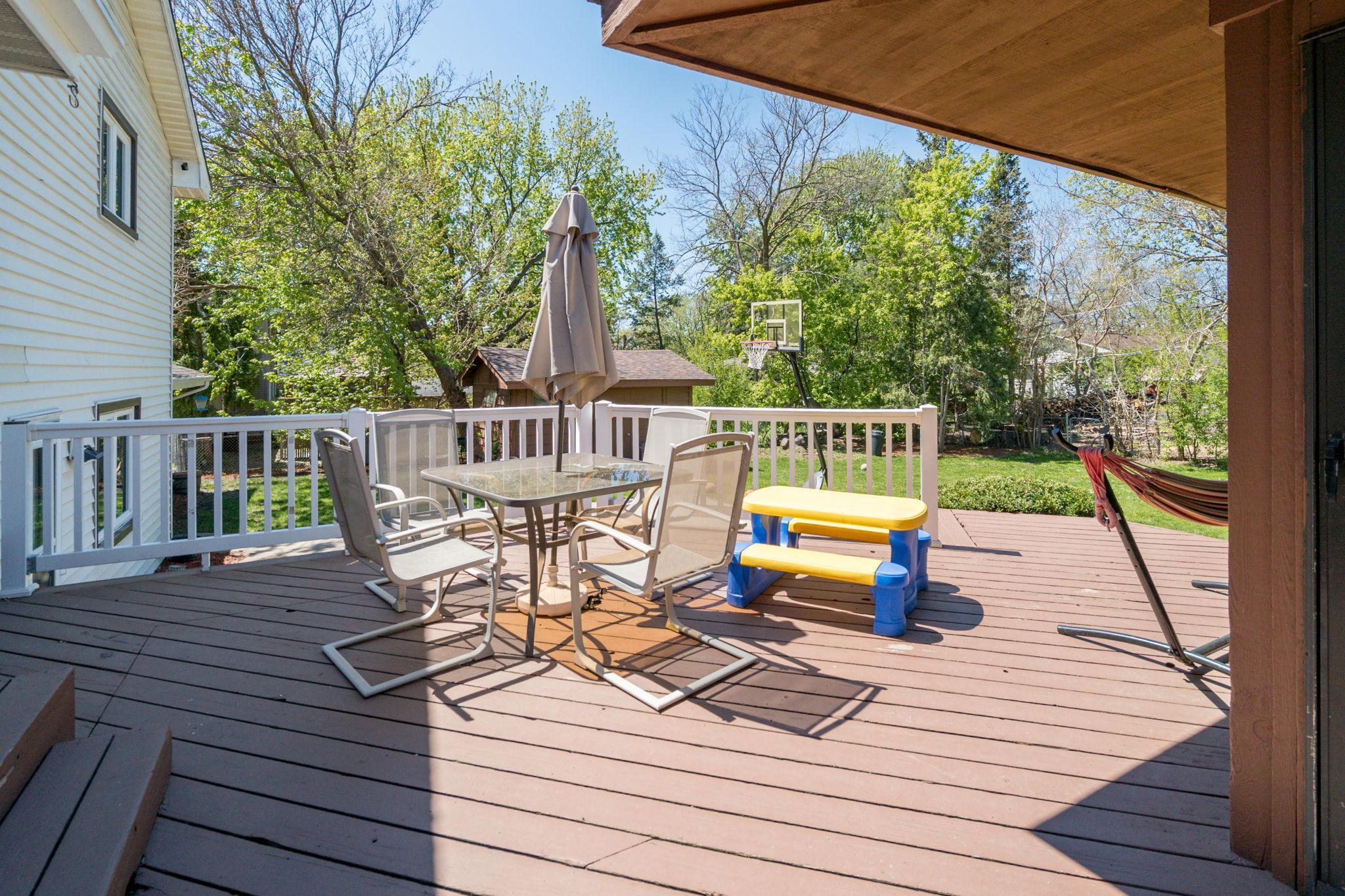 7-web-or-mls-10940 Pioneer Dr-7.jpg