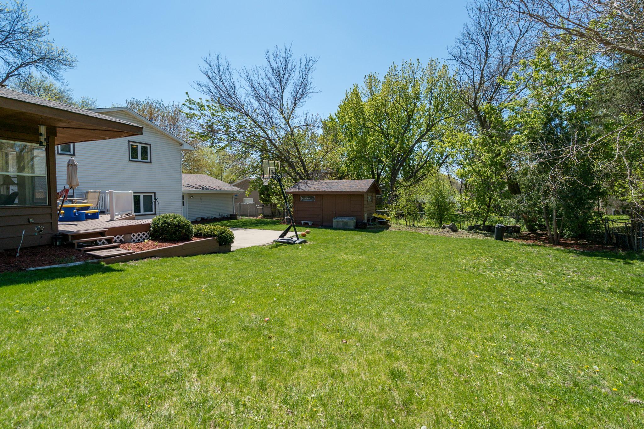 5-web-or-mls-10940 Pioneer Dr-5.jpg