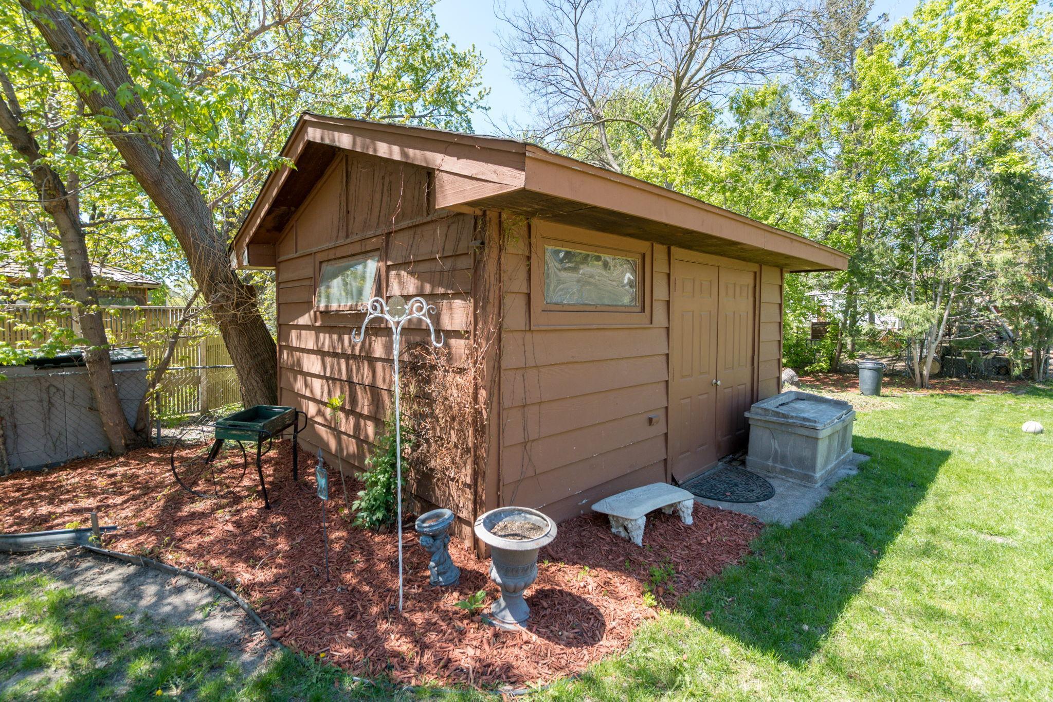 2-web-or-mls-10940 Pioneer Dr-2.jpg