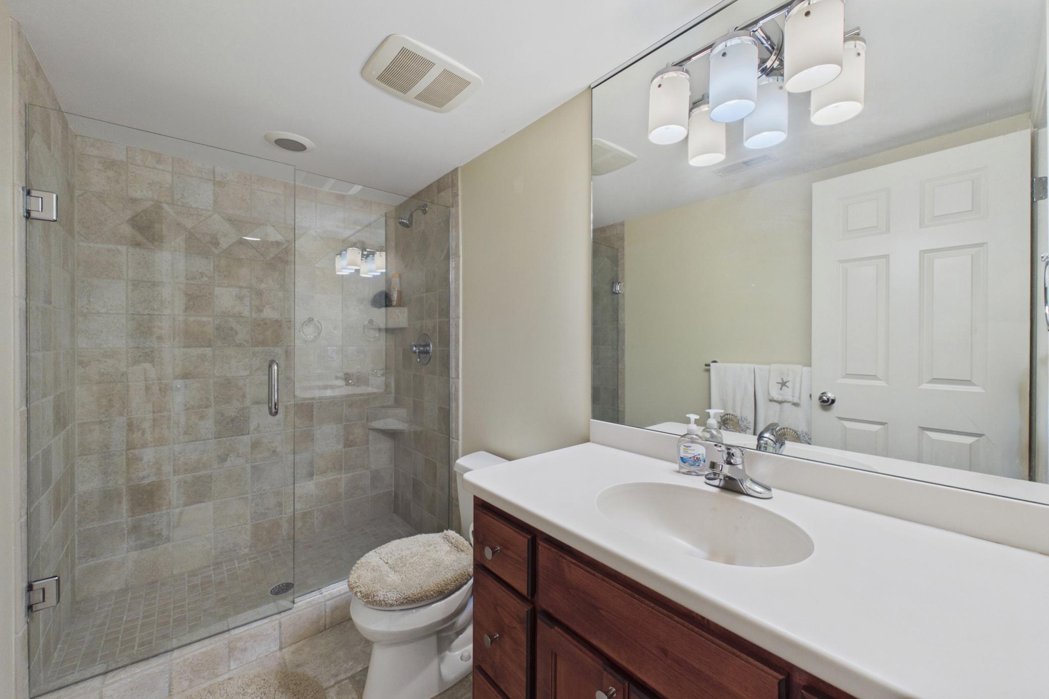 Lower level 3/4 tile bathroom