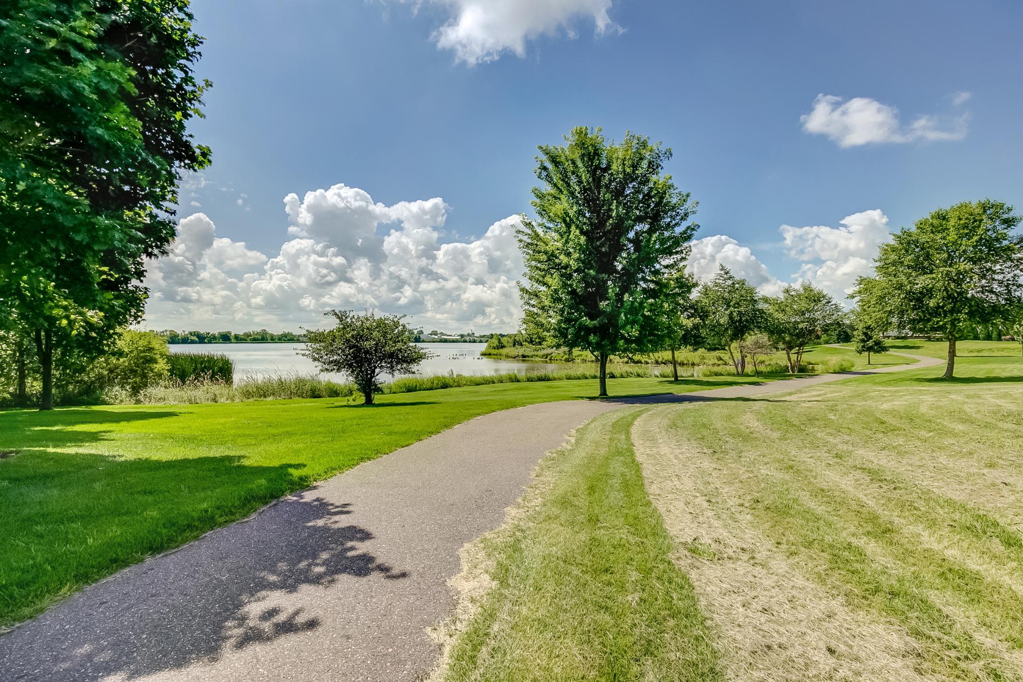 Scenic walking trails connect throughout the Towne Lakes neighborhood.