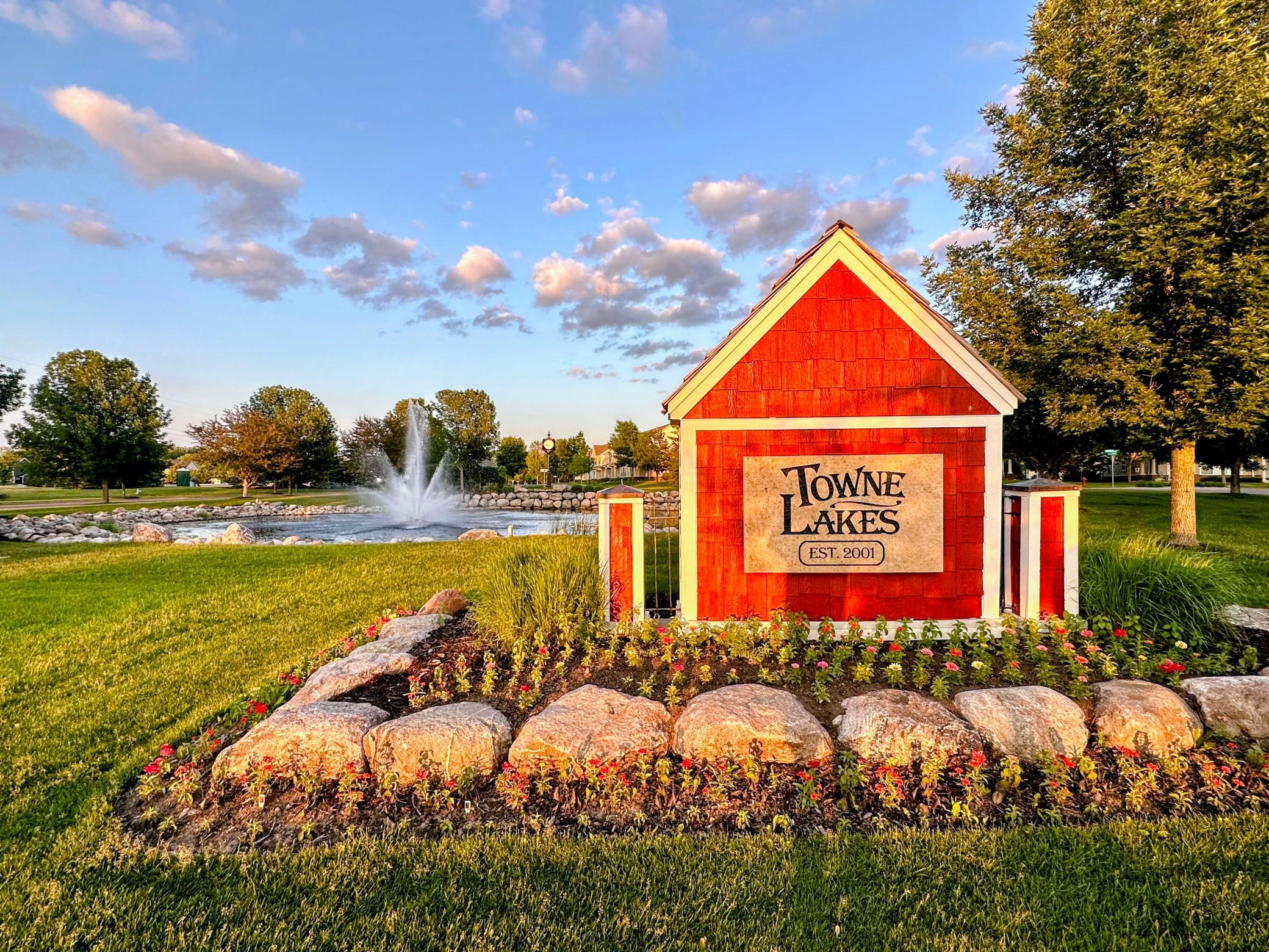 Towne Lakes offers beautiful scenery and a true neighborhood feel year round.