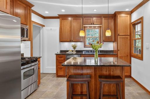 933 Delaware Avenue, Saint Paul, MN 55118