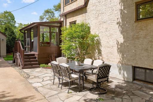 933 Delaware Avenue, Saint Paul, MN 55118