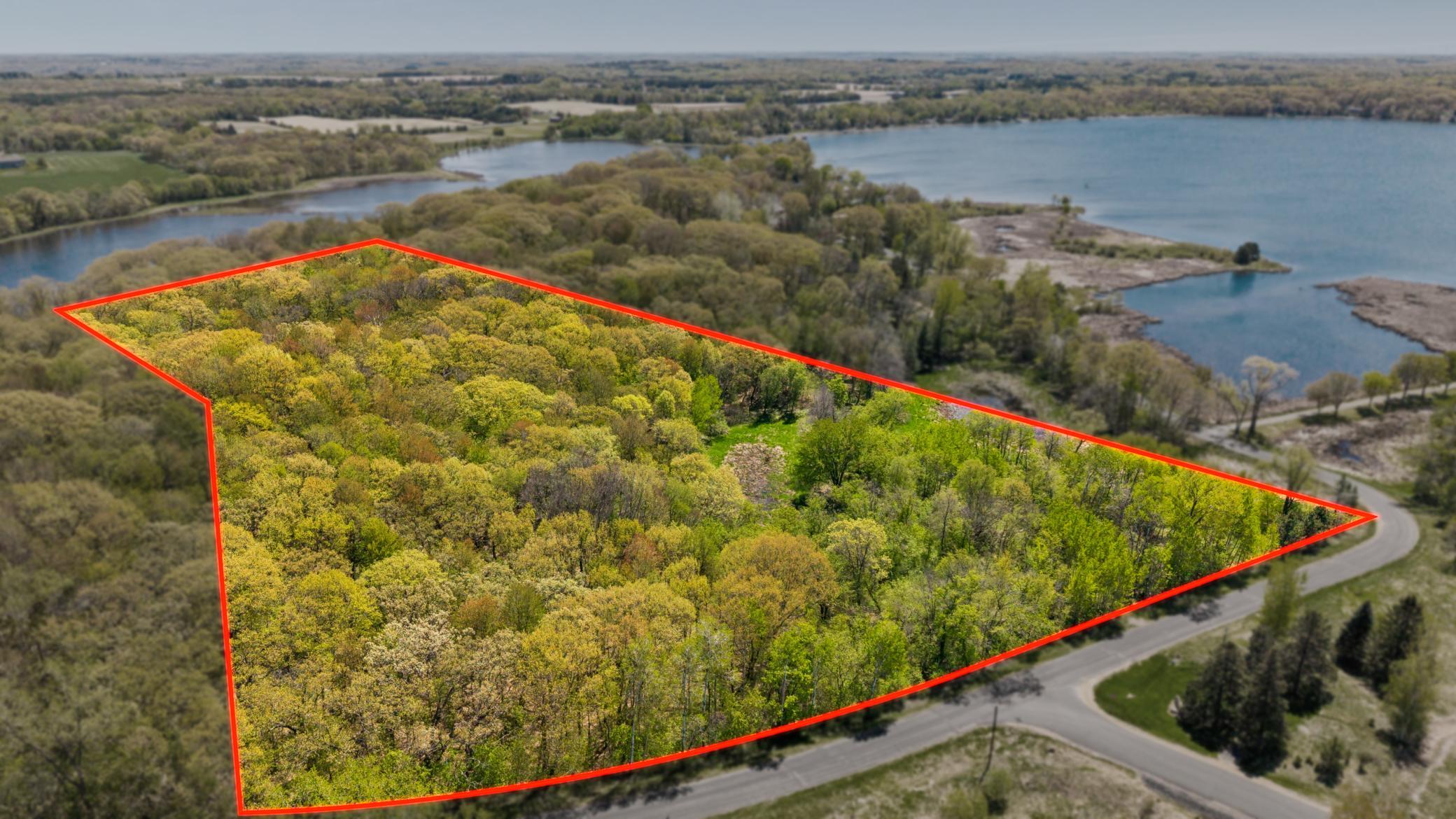 The lot lines shown are approximate and were derived from county GIS mapping data. They are provided for visual reference only and should not be relied upon as a survey or exact property boundary.